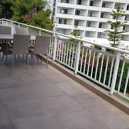 Luxury Penthouse With Sea View شقة *